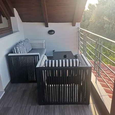 Aidipsos Villa *